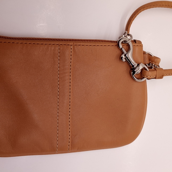 Coach wristlet - Picture 4 of 4